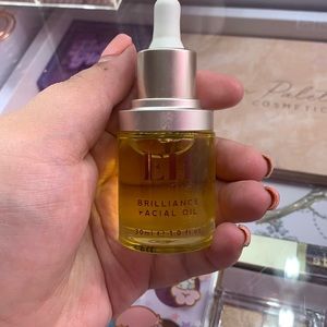 Hydrating facial oil